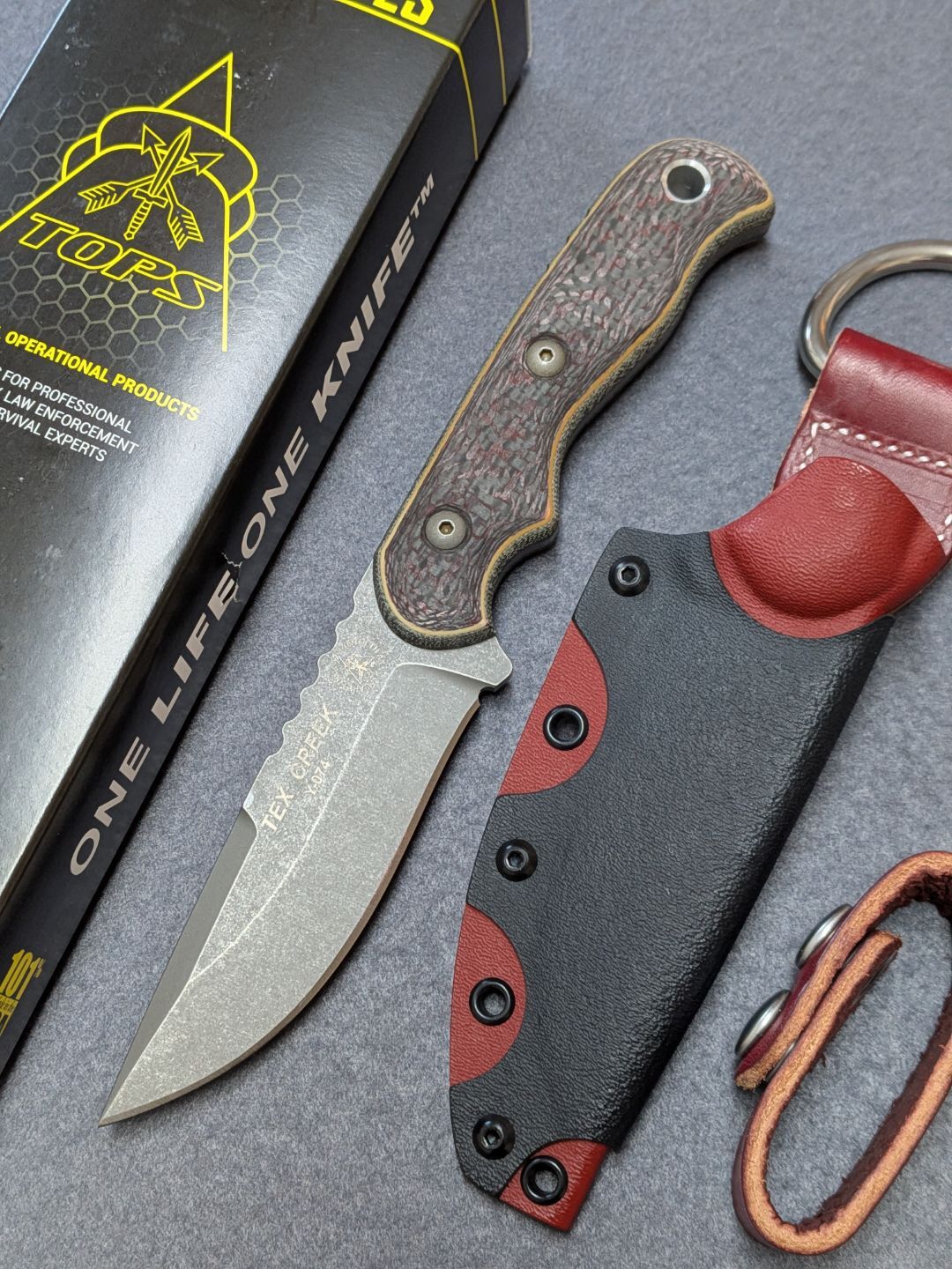 Tops Knives "20th Anniversary Tex Creek" CPM 154 / Carbon Micarta (SH) – Bild 2