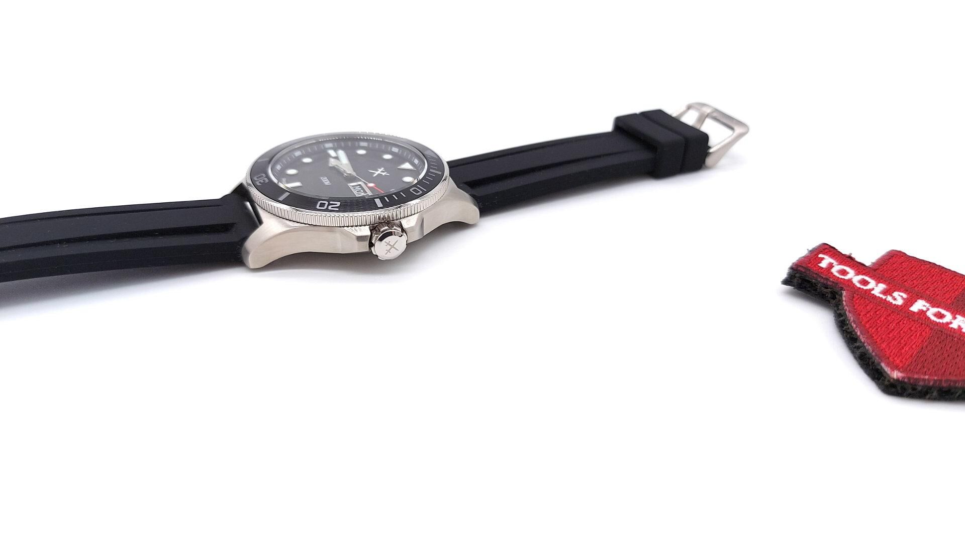 Tools For Gents DIVER 42,5 mm Quarz Sportuhr ETA 955.122 (Schwarz) SWISS MADE (VORFÜHRMODELL) – Bild 6