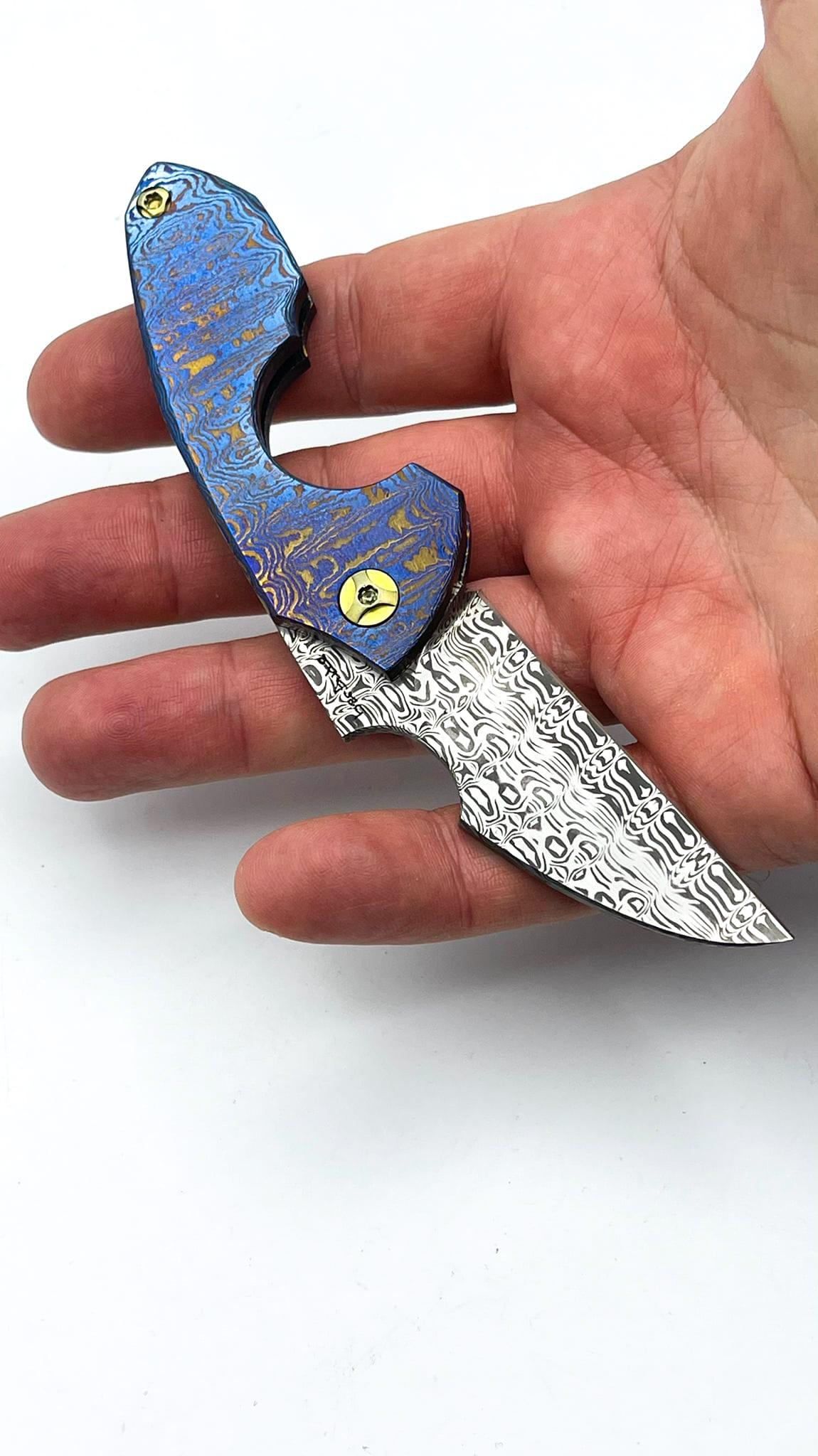 NAVAJAS BARBUDO, Magallanes Cigar Cutter Friction Folder, DAMASTEEL NIDHOGG , TIMASKUS, GELBE SCHRAUBEN & SCHWARZER SPACER, handgemacht FULL CUSTOM / No. 31 – Bild 6