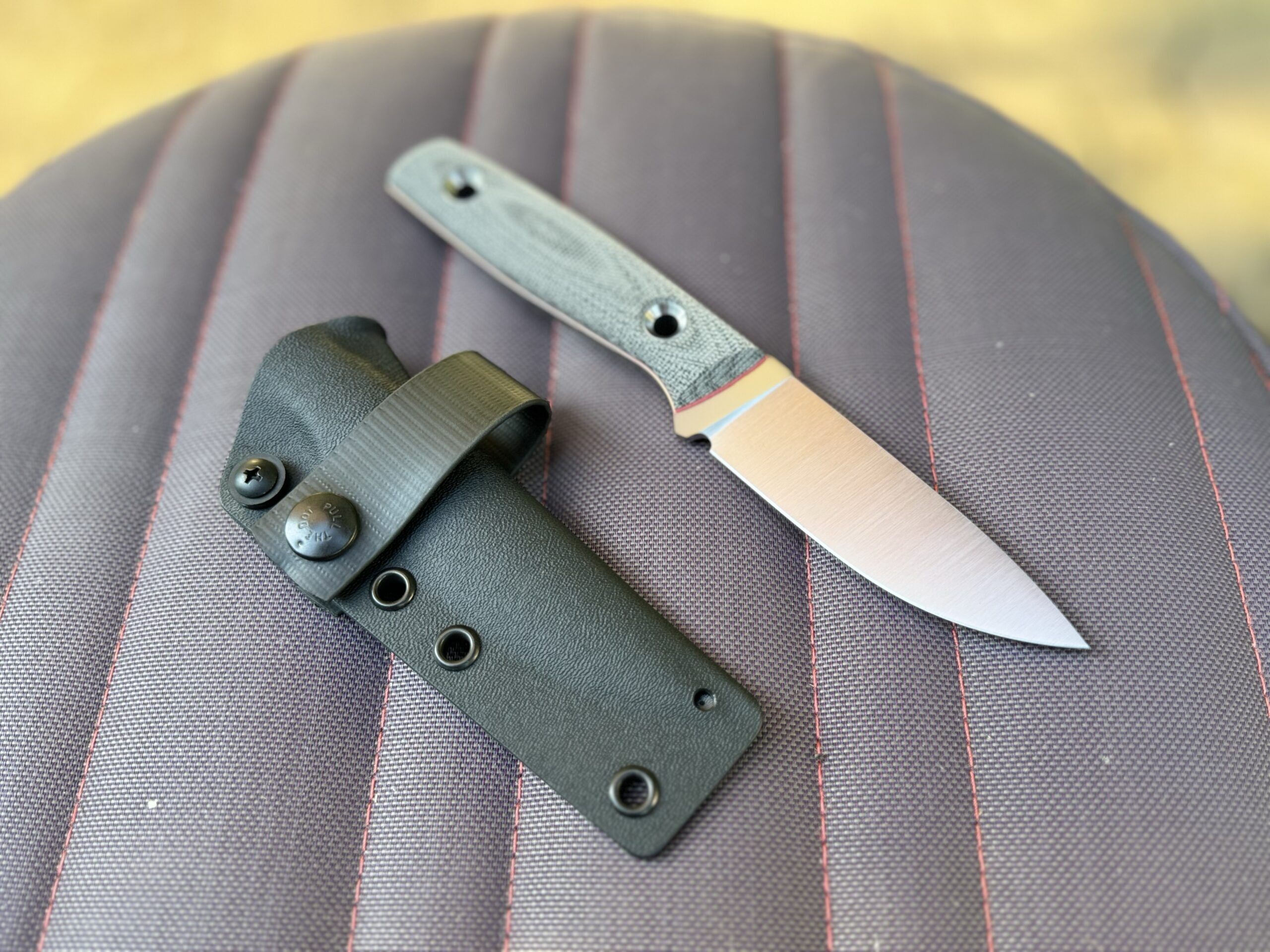 TRC Knives Classic Freedom / Satin / M390/ Black Canvas Micarta / Red liner / Kydex – Bild 2