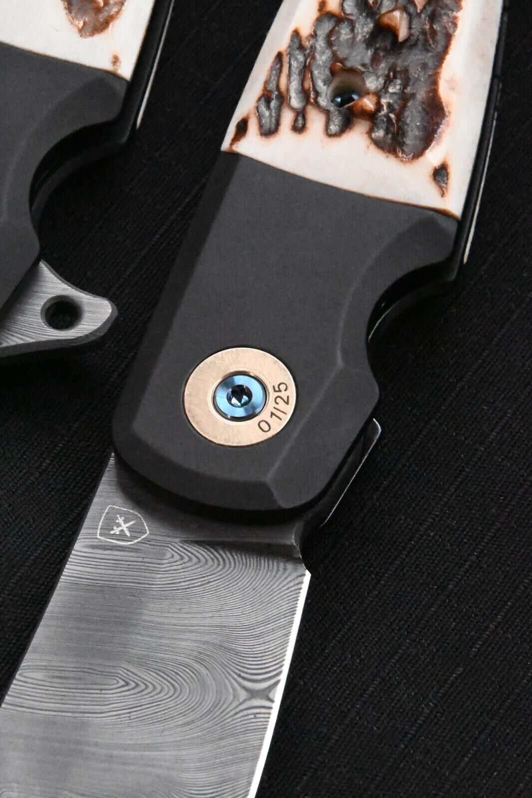 FOX Knives GVP "Gitano" Gen 2 / Damasteel Bjorkmans Twist / Titan PVD Hirschhorn-Inlay (ohne Flipper) – Bild 10