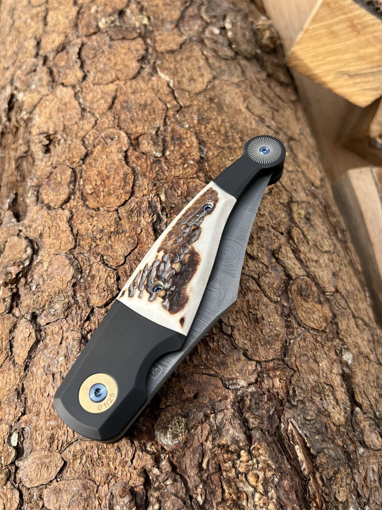 FOX Knives GVP "Gitano" Gen 2 / Damasteel Bjorkmans Twist / Titan PVD Hirschhorn-Inlay (ohne Flipper) – Bild 4