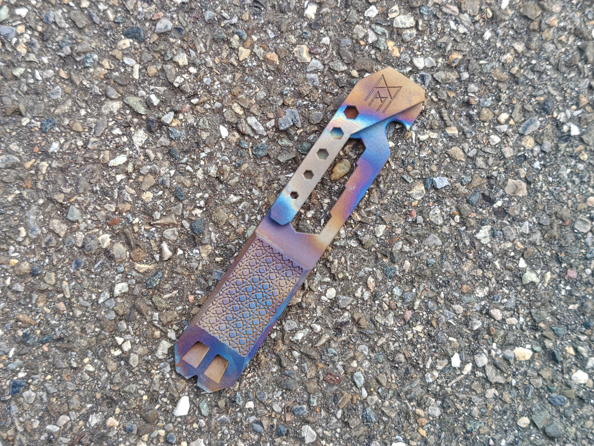 Midgards knife Pry-Bar 3 D printed titanium with whistle and clip - Image 3
