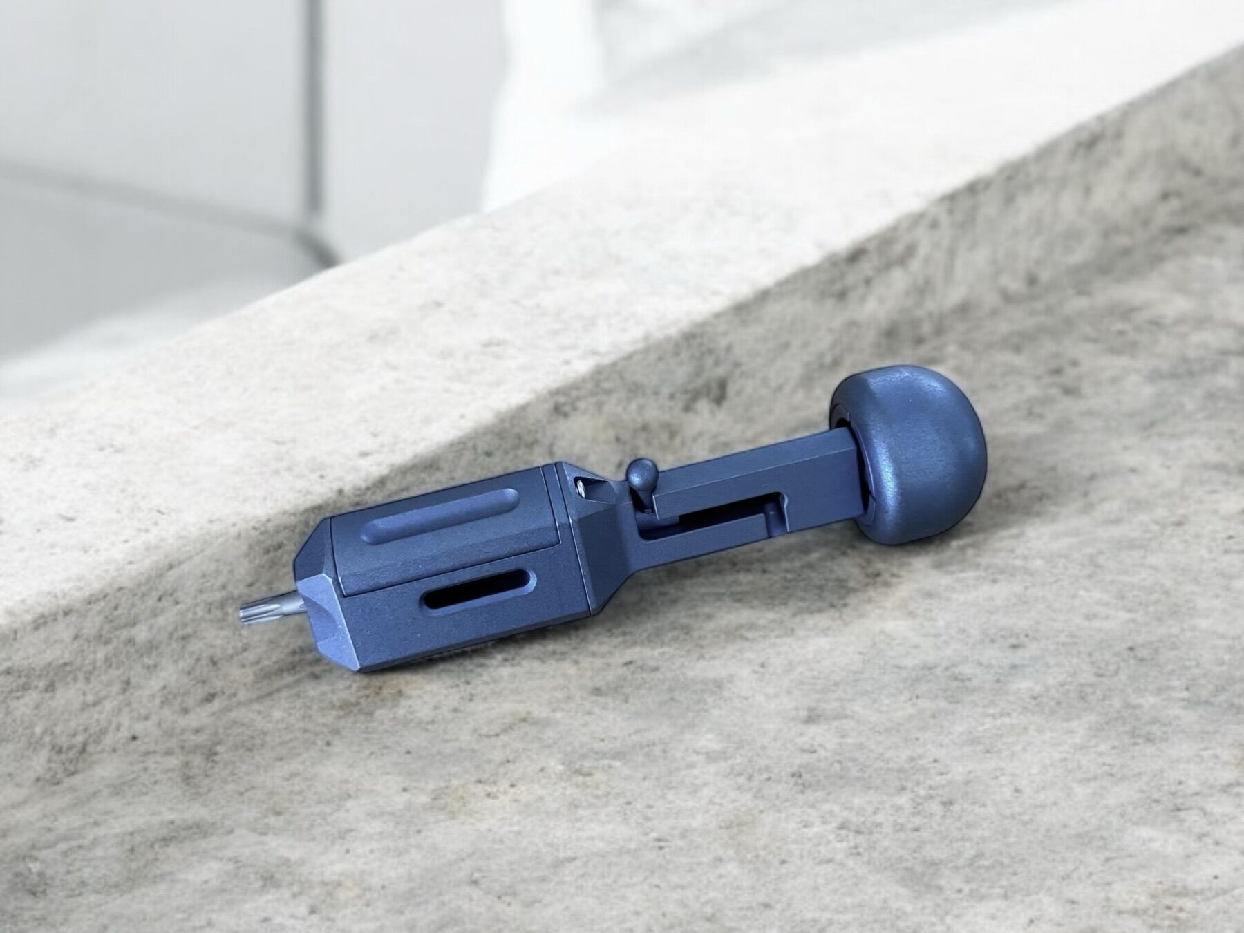 Straight Line | Revolve 2.0 | Blue anodized + stonewash Titanium - Image 2