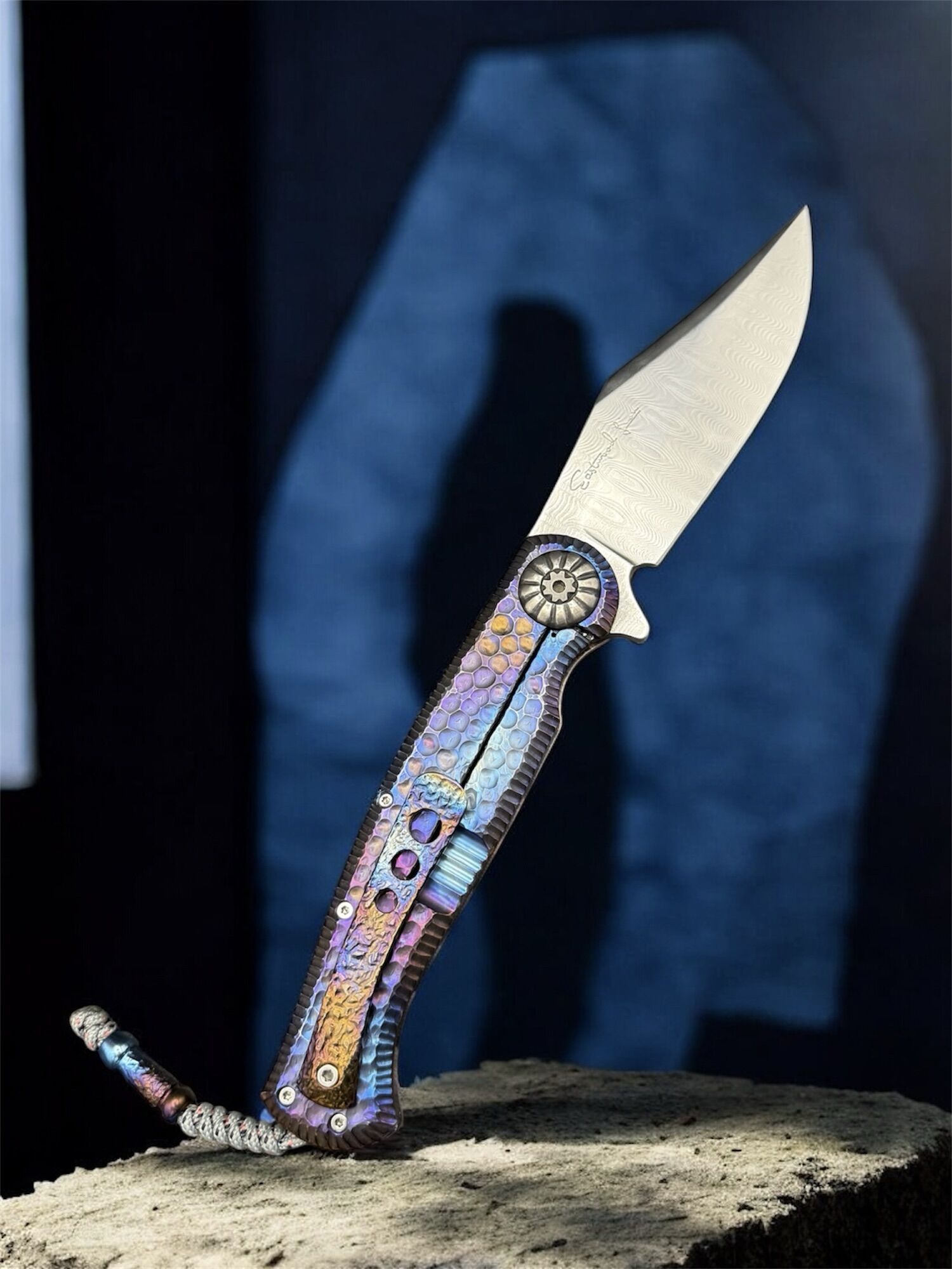 Gudy van Poppel Custom | Eastbull Lion | Damaststeel - Titan/ Timascus, Framelock Flipper - Image 4