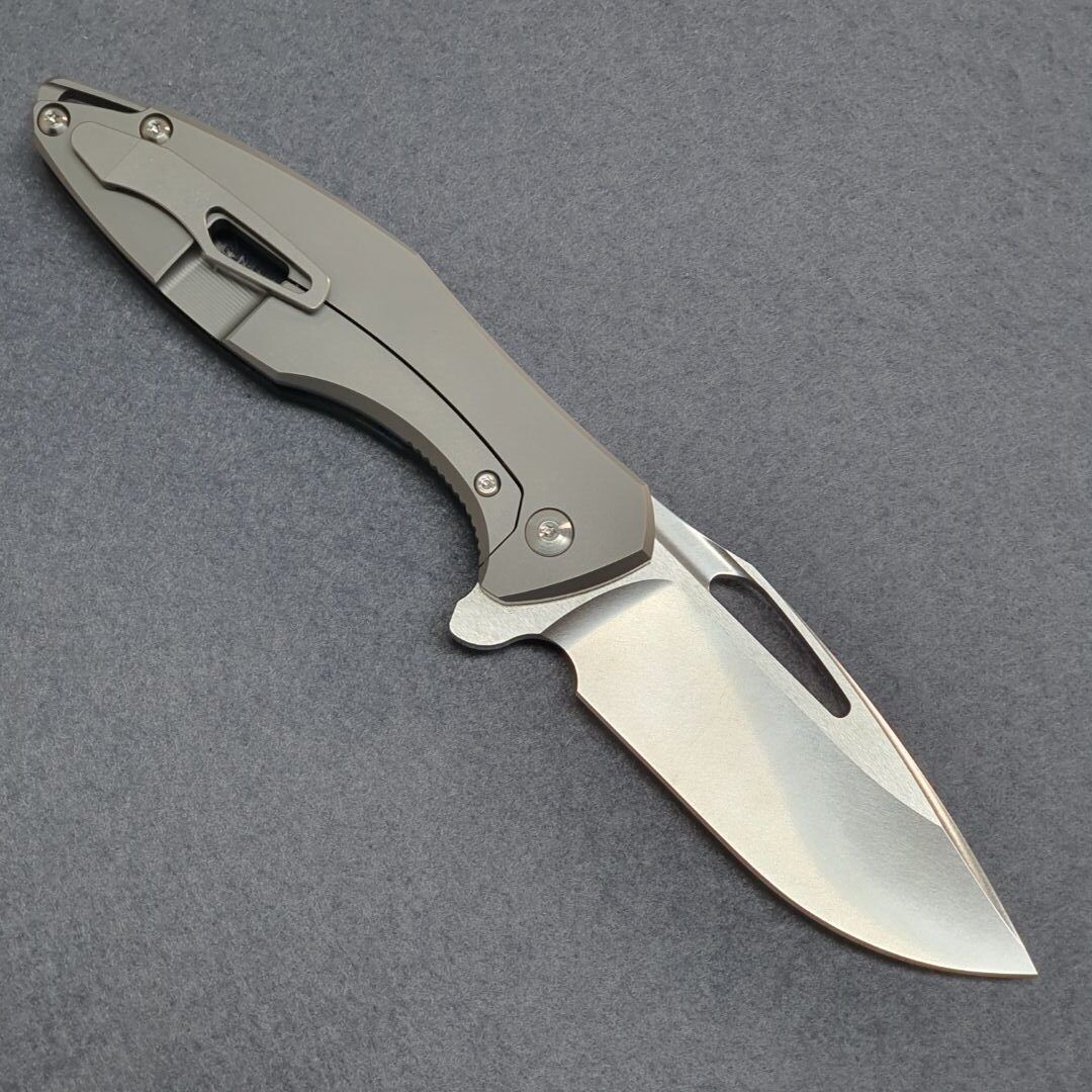 KOENIG Knives "Arius" - Böhler M390 / Carbon / Titan (SH) - Image 4