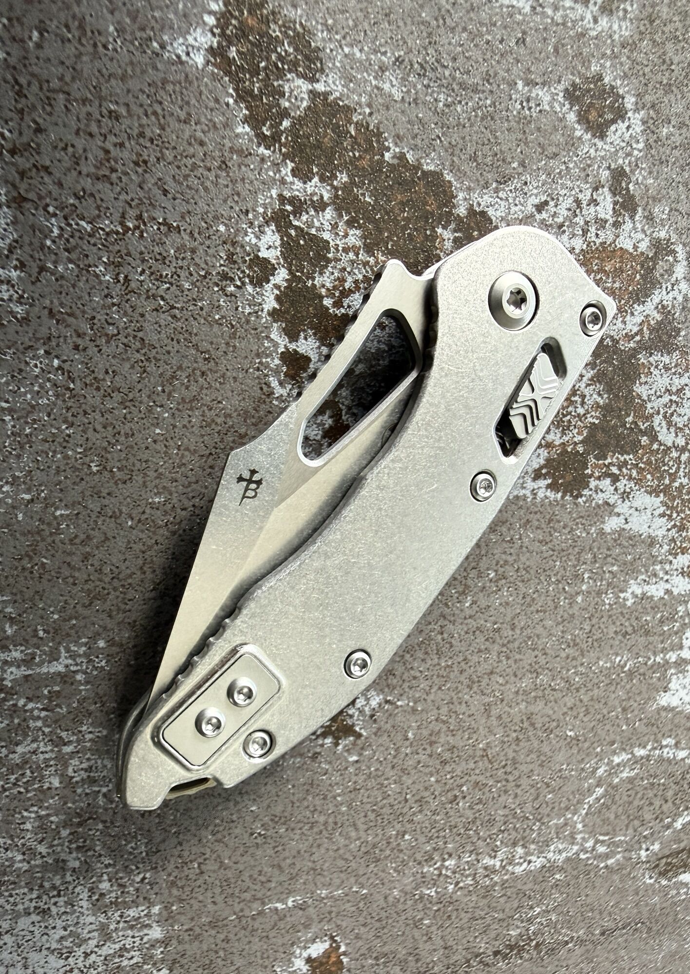 Microtech | M-STITCH (Mini Stitch) | RAM-LOK® Marfione Select – Stonewash Titanium | Bronze Accent | Double Vapor Blast Stainless Steel – Bild 5