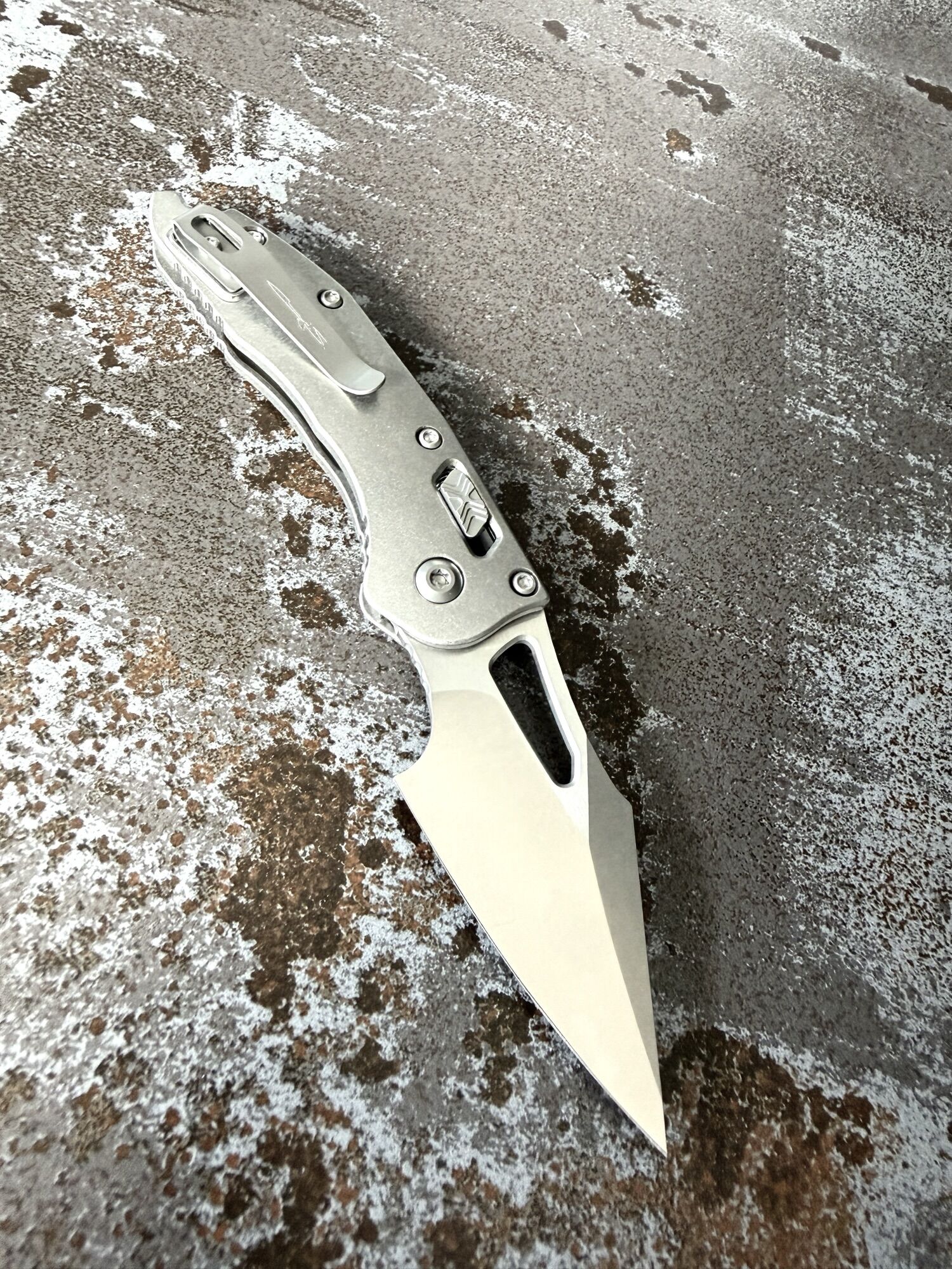 Microtech | M-STITCH (Mini Stitch) | RAM-LOK® Marfione Select – Stonewash Titanium | Bronze Accent | Double Vapor Blast Stainless Steel – Bild 3