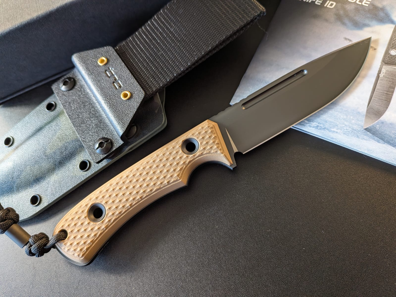 TRC Knives | South Pole | V4E, DLC-Finish, Coyote G-10 & Multicam Black Kydex Sheath – Bild 5