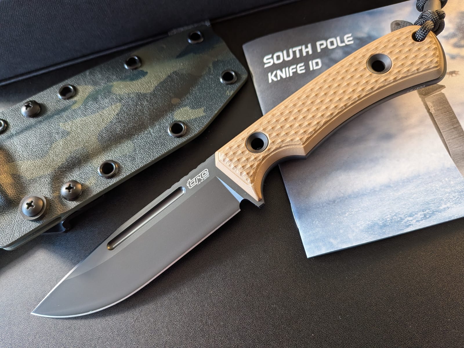 TRC Knives | South Pole | V4E, DLC-Finish, Coyote G-10 & Multicam Black Kydex Sheath – Bild 3