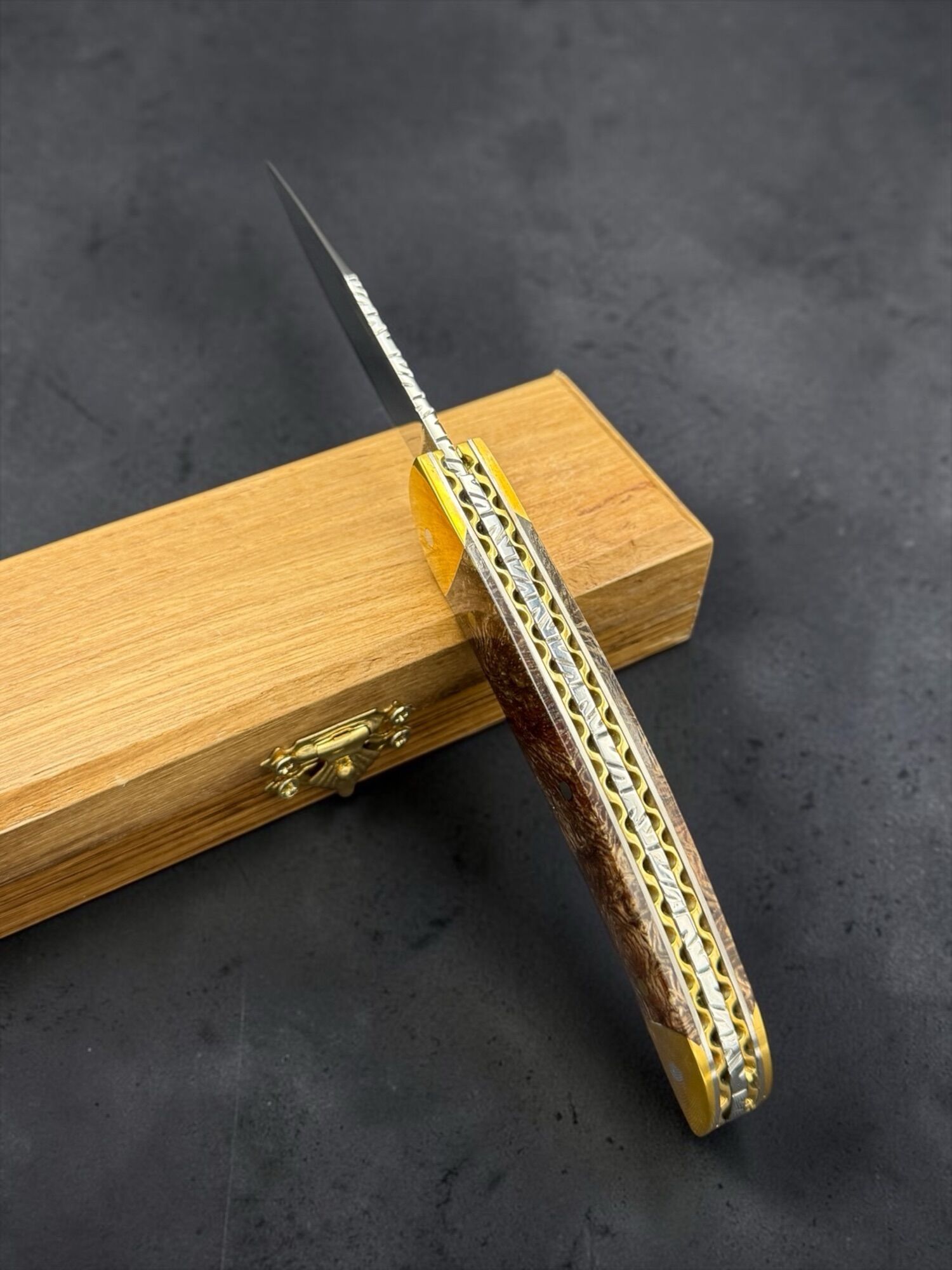 TFG | K.M.A. MASTER WORK Ince | Inlay – Burl | Hand Finished Guilloché - Slipjoint N690 Semi Mirror Polish - Image 13