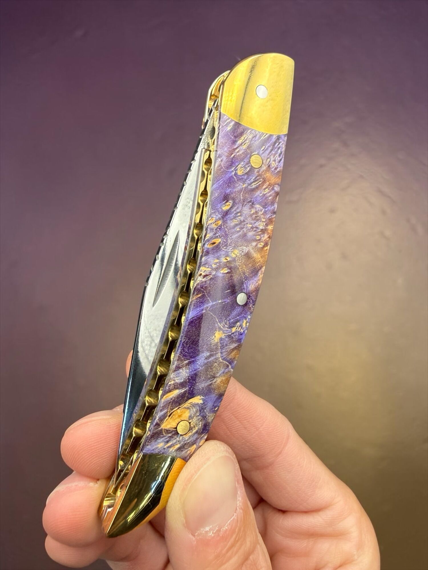 TFG | K.M.A. MASTER WORK Ince | Inlay – Burl | Hand Finished Guilloché - Slipjoint N690 Semi Mirror Polish – Bild 9