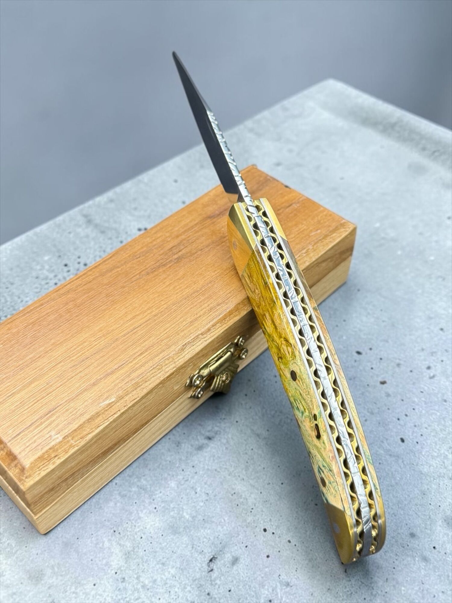 TFG | K.M.A. MASTER WORK Ince | Inlay – Burl | Hand Finished Guilloché - Slipjoint N690 Semi Mirror Polish - Image 20