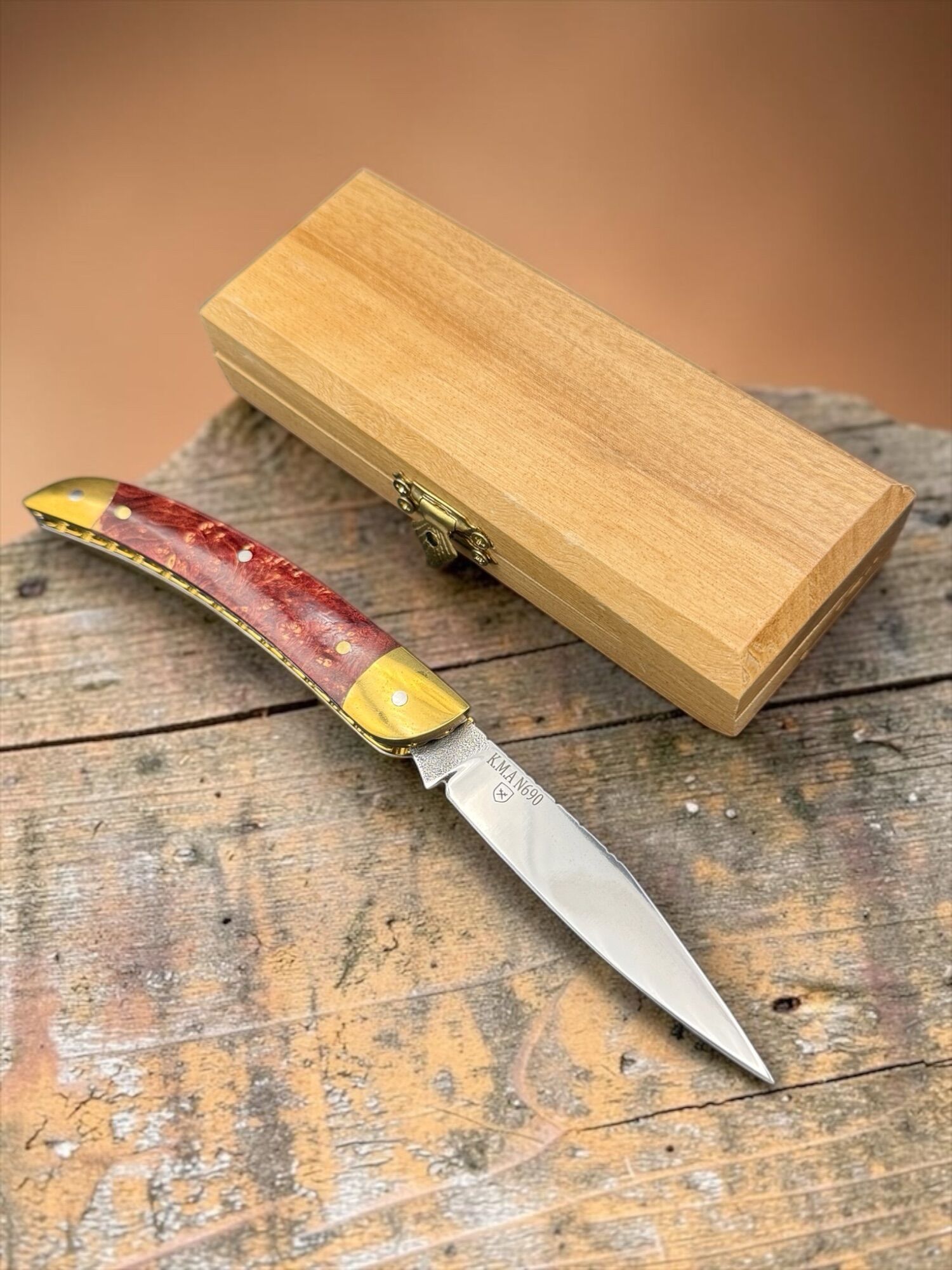 TFG | K.M.A. MASTER WORK Ince | Inlay – Burl | Hand Finished Guilloché - Slipjoint N690 Semi Mirror Polish - Image 6