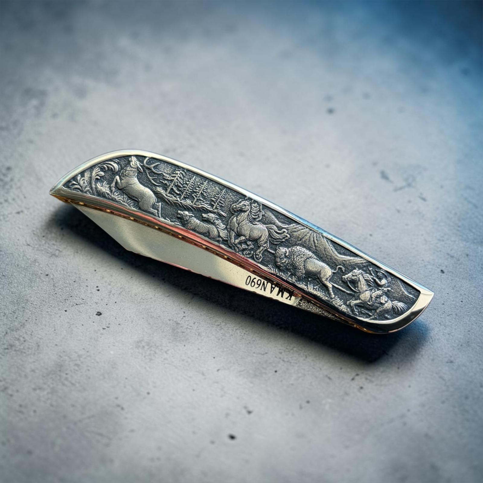 TFG | K.M.A MASTER WORK Hunt Silver | Hand Finished Guilloché - Slipjoint N690 Semi Mirror Polish - gravierter Griff – Bild 3