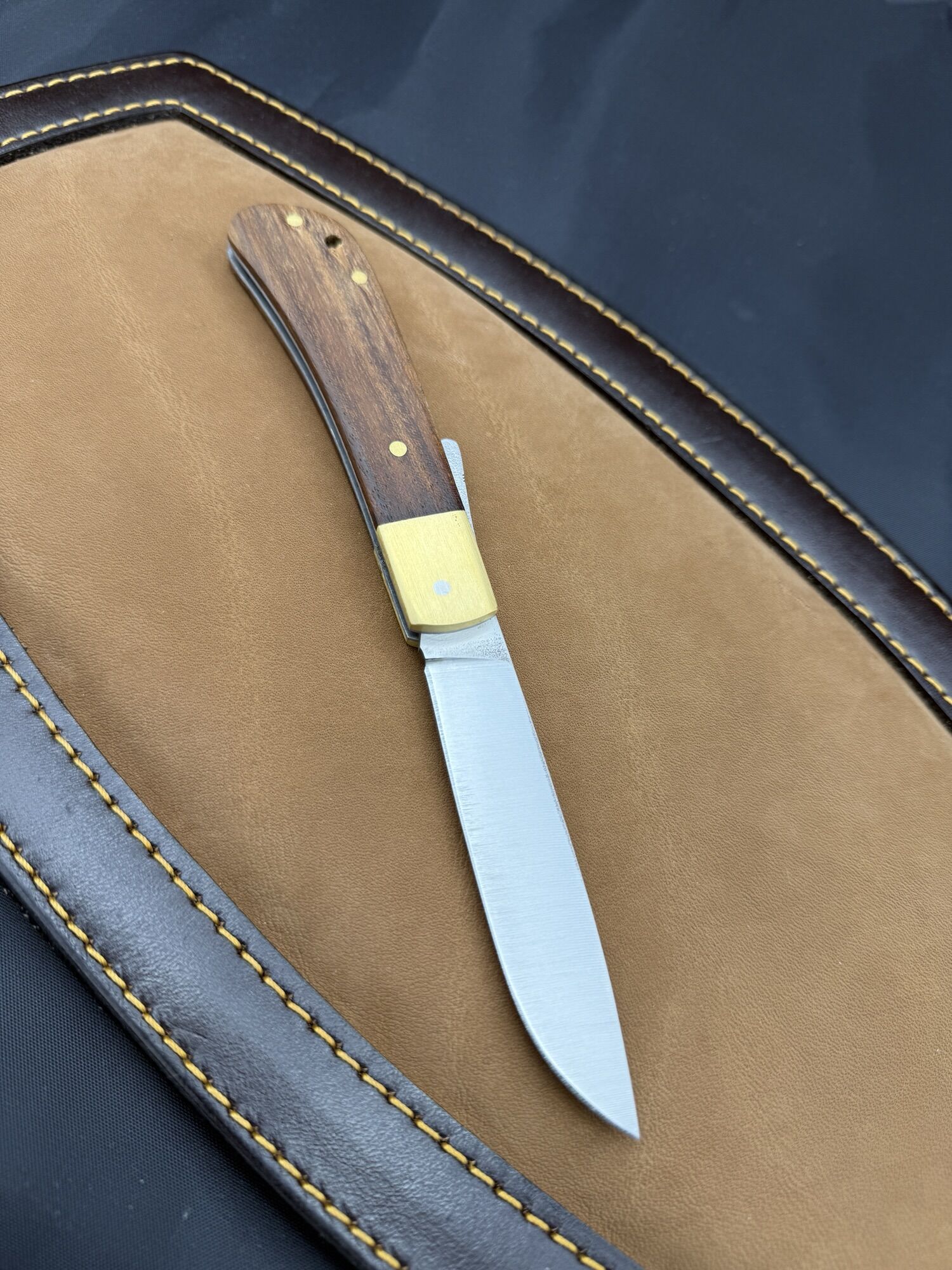 KAM KNIFE | METE | 4116 & Mahagoniholz - Backlock – Bild 3