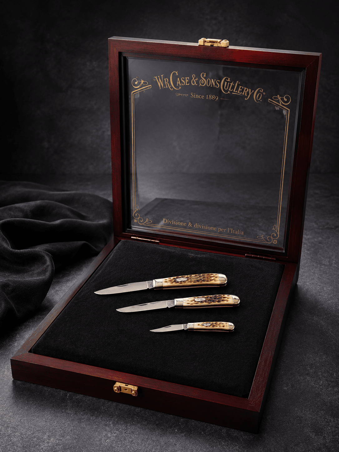 CASE KNIVES | Trapper collector’s set with wooden display case | Amber Bone - xx/100 - Image 4