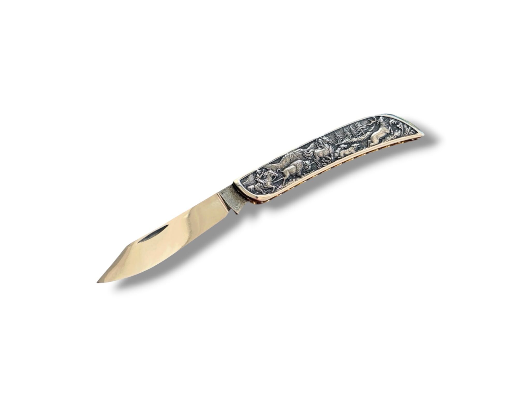 TFG | K.M.A MASTER WORK Hunt Silver | Hand-finished guilloché – slipjoint N690 semi-mirror polish – engraved handle